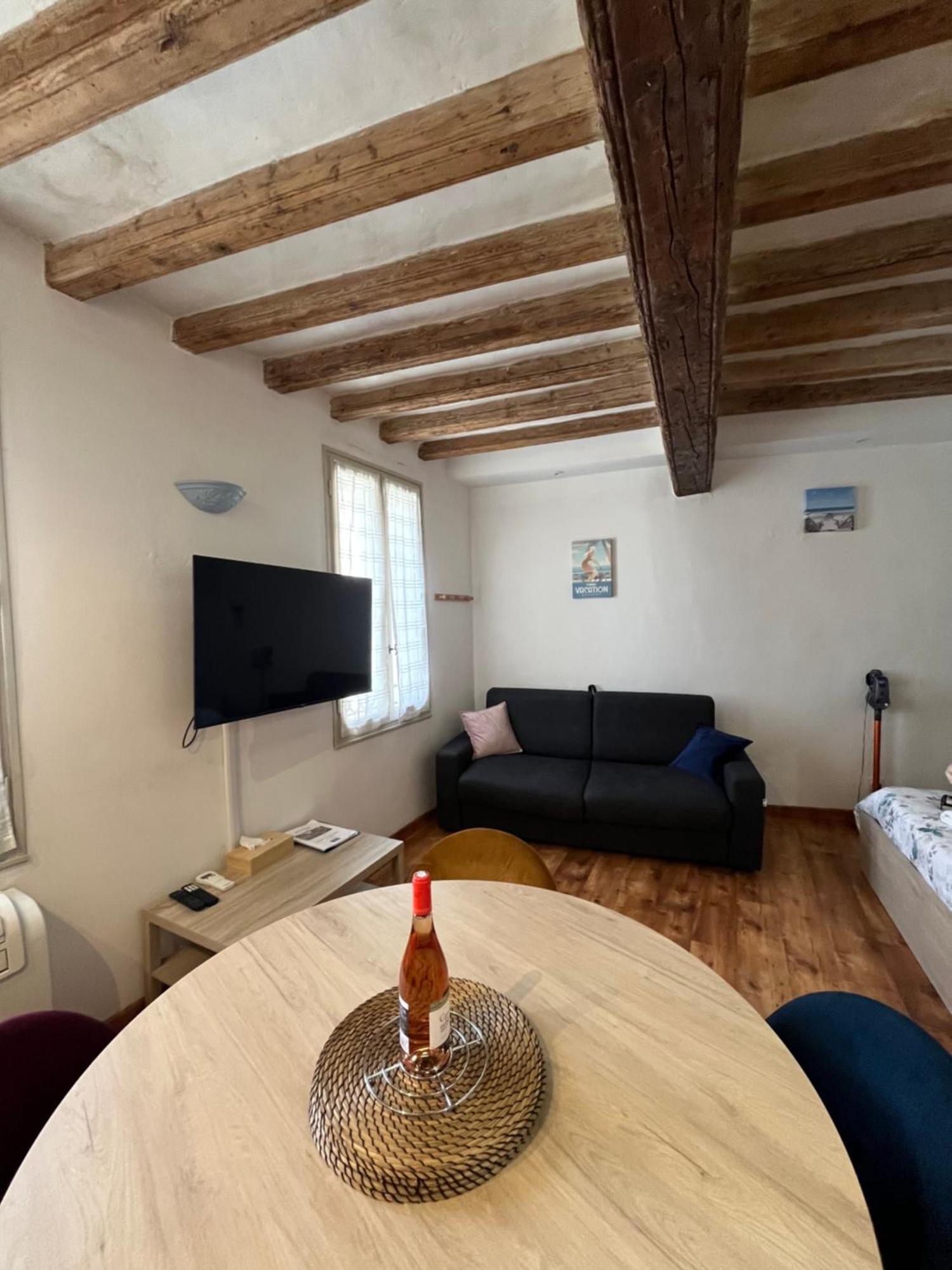 Logement Studio Avec Vue Sur Le Centre Historique L'Isle-sur-la-Sorgue Exterior photo